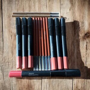 GLO SKIN BEAUTY SUEDE MATTE CRAYONS & BROW PENCIL BUNDLE (LOT #60)